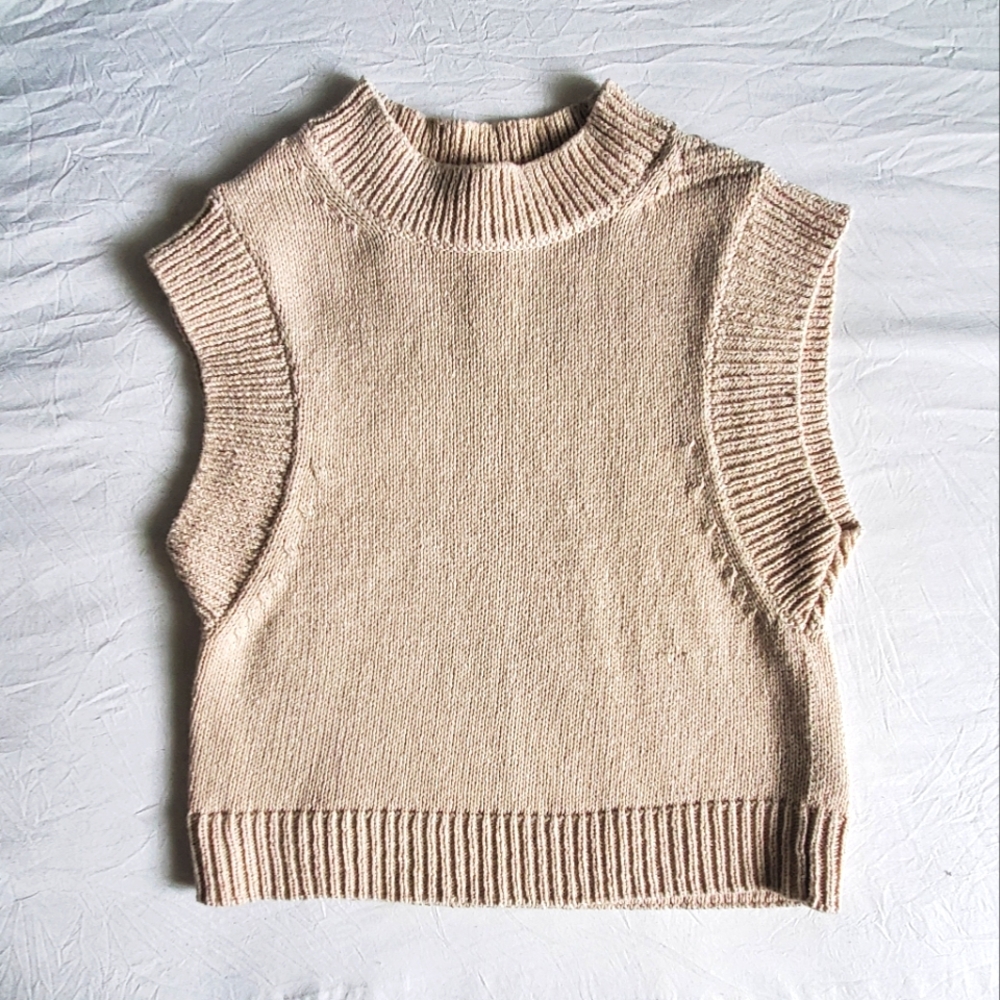 🌟 H&M Knit Vest 🌟